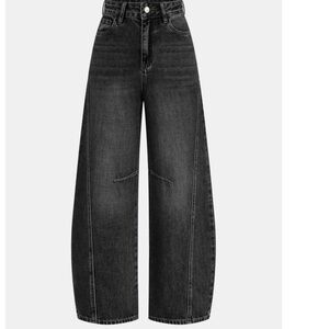 NWT COMMENSE Black Denim Curved Leg Jeans Size Small